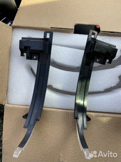 Повторители в зеркала ауди а4б8 8K0949101 VAG