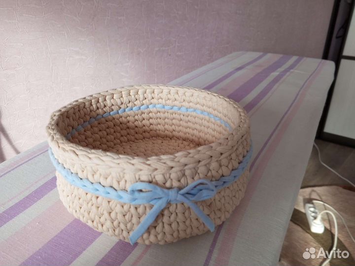 Корзина плетеная для подарков