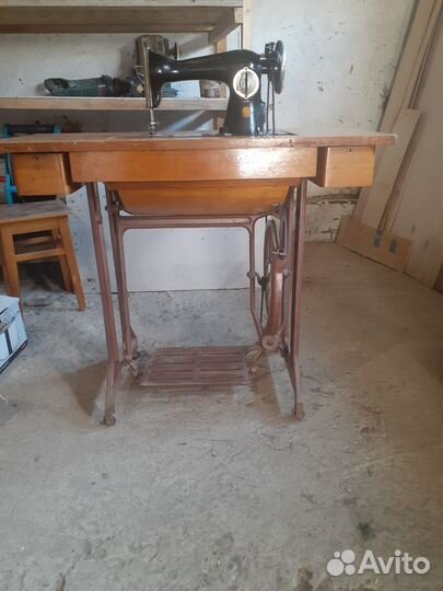 Швейная машина подольская