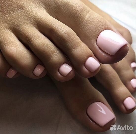 Модель на маникюр наращивание и педикюр