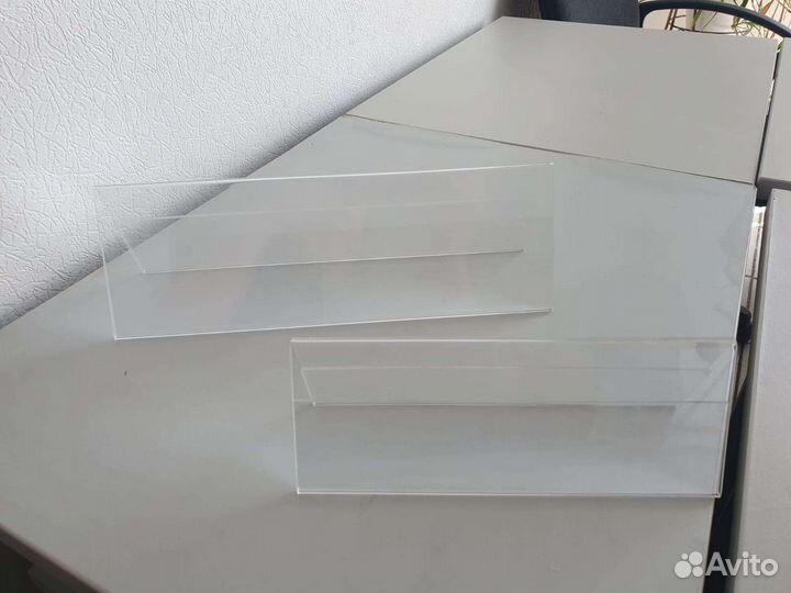 Бейджи, карманы, презентационные таблички