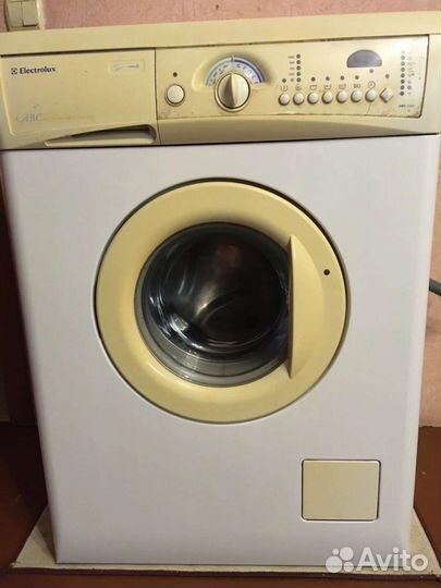 Стиральная машина Electrolux EWS 1046