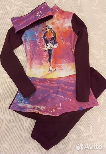 Костюм для тренировок по фигурному катанию