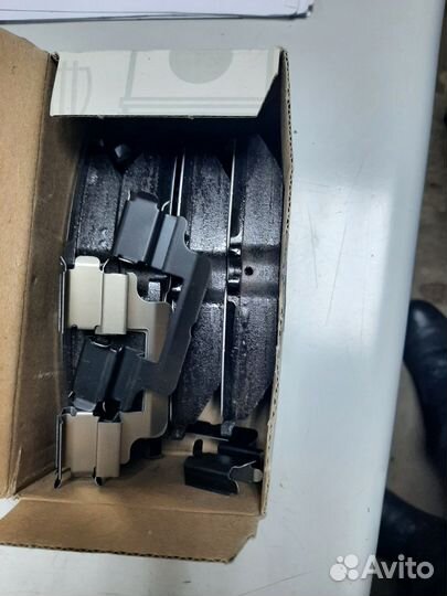 Тормозные колодки передние А0034209520