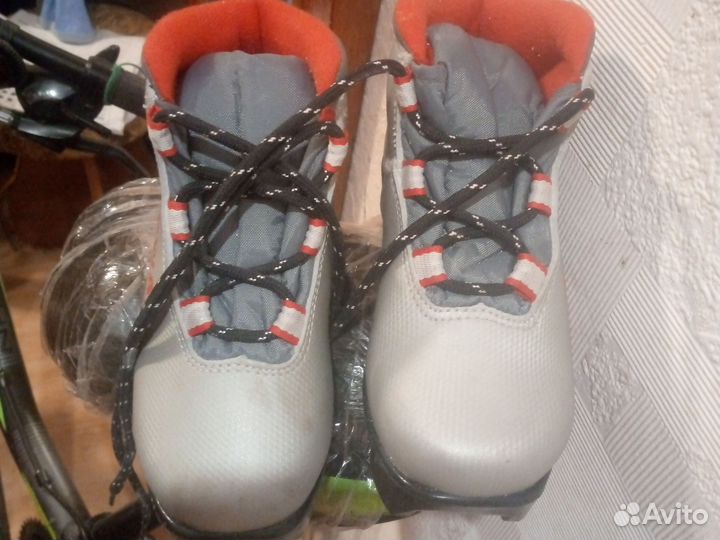 Лыжные ботинки rossignol