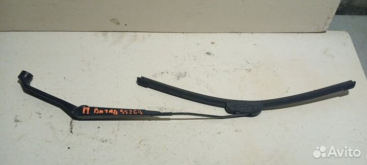 Поводок стеклоочистителя Правый