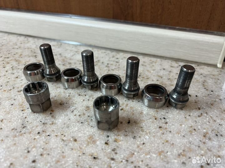 Секретки из титана