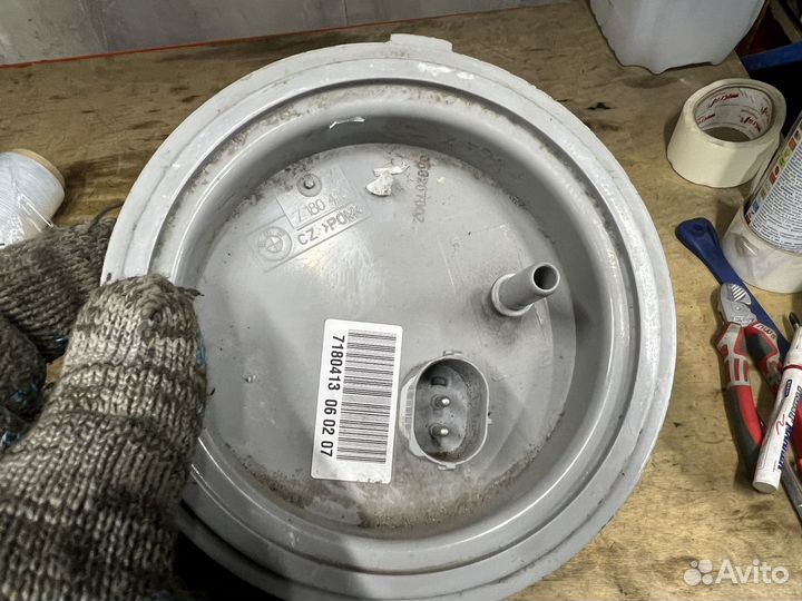 Датчик уровня топлива левый BMW E65 E66