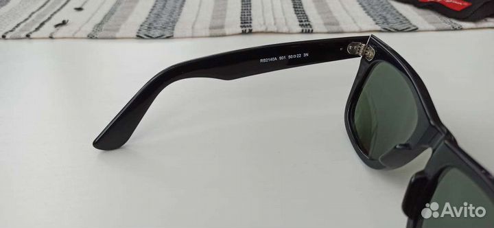 Солнцезащитные очки Ray-Ban