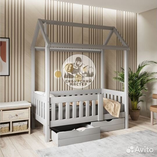 Кровать домик массив сосны