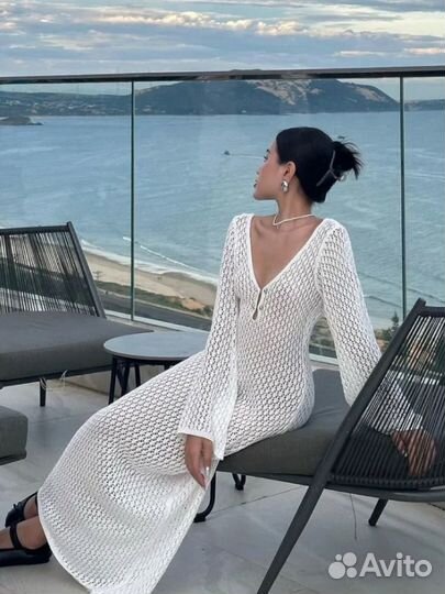 Новое трикотажное платье с открытой спиной