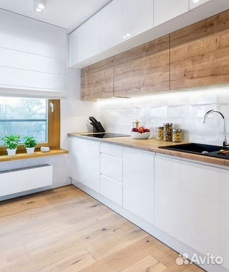 Кухня белая с деревом со склада