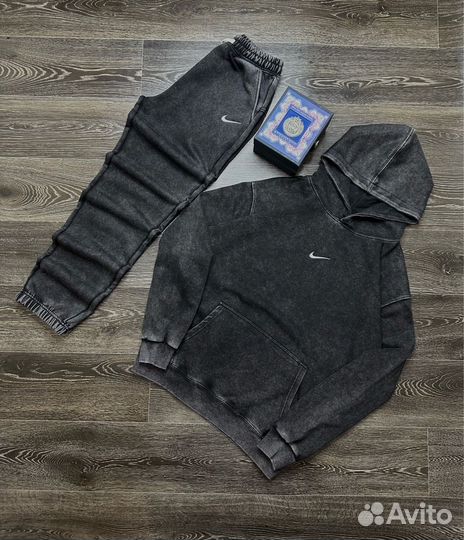 Варенный костюм Nike