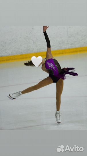 Платье для выступлений по фигурному катанию