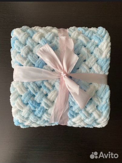 Плед вязаный ручной работы