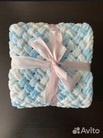 Плед вязаный ручной работы