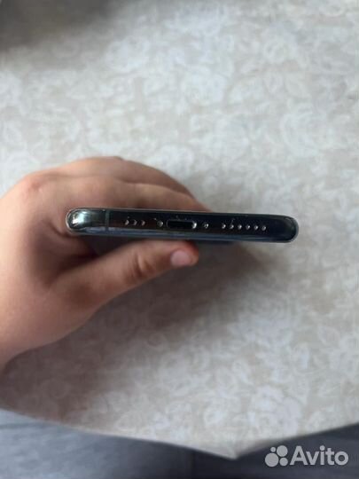 Телефон iPhone 11 pro
