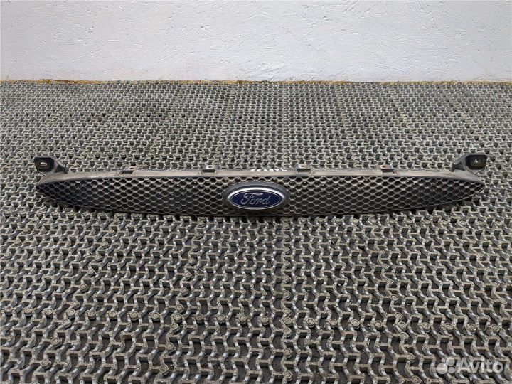 Решетка радиатора Ford Escort, 1998