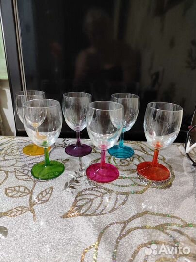 Бокалы под вино разноцветные