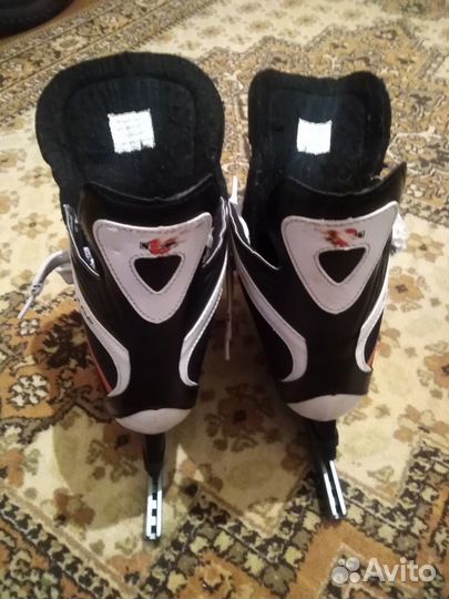 Коньки хоккейные