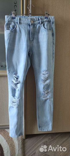 Джинсы stradivarius 32 р