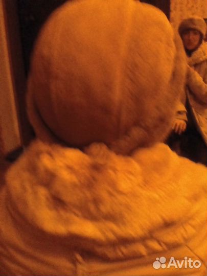 Зимняя шапка из овчины песочного цвета