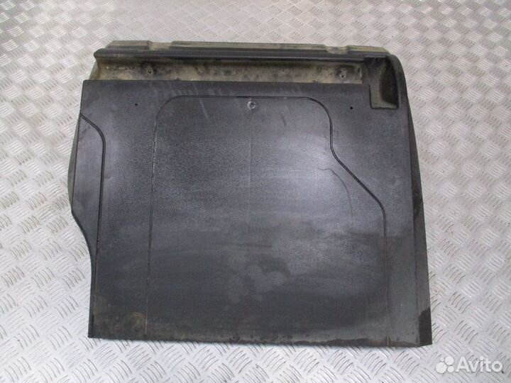 Крыло заднее левое (передняя часть) Mercedes-Benz