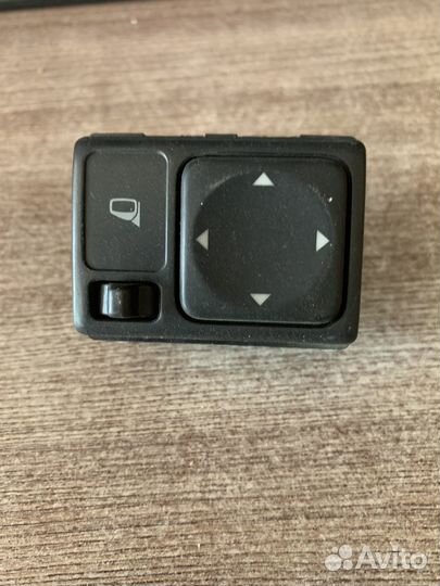 Кнопка регулировки зеркал Nissan Tiida