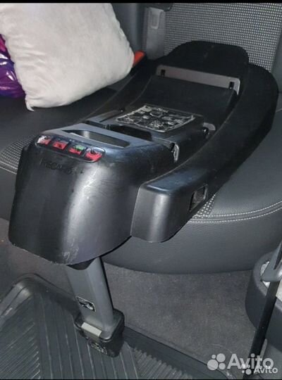 Автолюлька Recaro privia + база Isofix