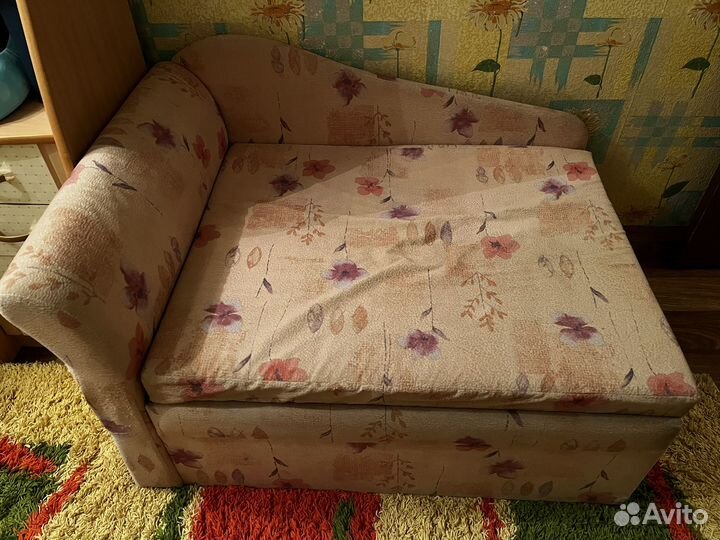 Диван односпальный бу