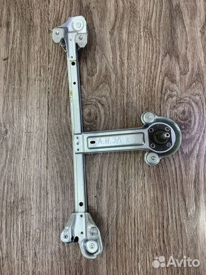 Стеклоподъемник задний левый Opel Astra H хетчбэк