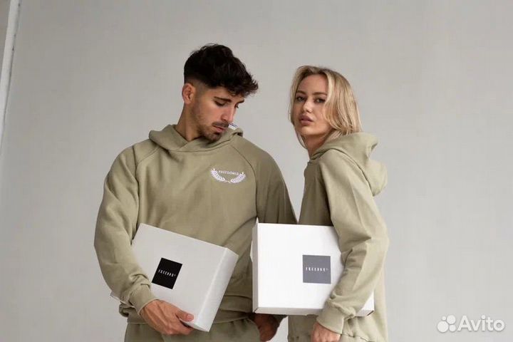 Женский спортивный костюм