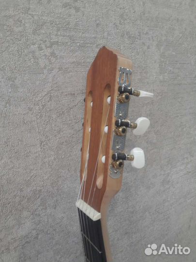 Классическая гитара Cremona