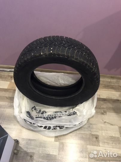 Pirelli Ice Zero 21.5/65 R17