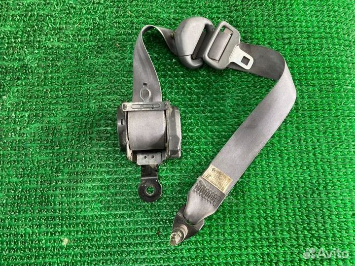 Ремень безопасности лев. зад. Toyota Land cruiser