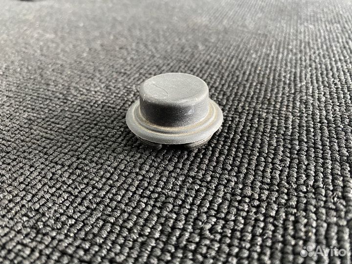 Крышка стойки амортизационной Mercedes Benz