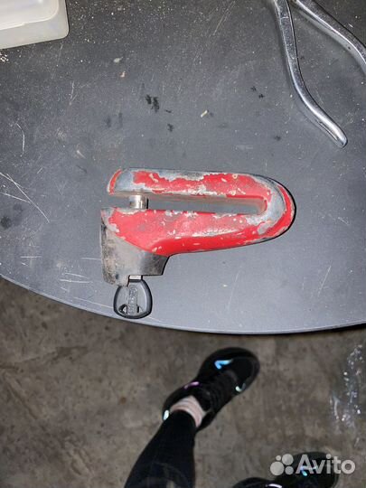 Замок на диск мотоцикла