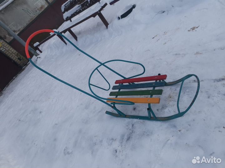 Санки и тюбинг