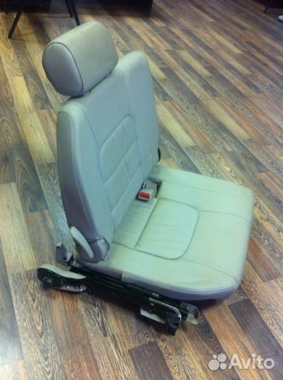 Сиденье в третий ряд Lexus LX470
