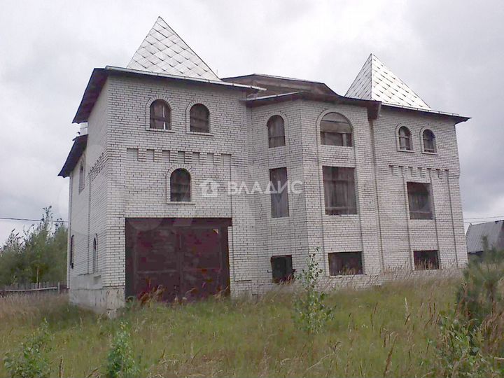 Дом 446 м² на участке 13,2 сот.