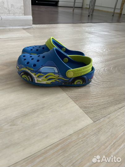 Сабо Crocs для мальчика 25