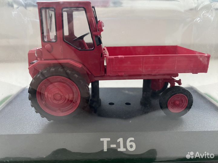 Модель трактора 1/43