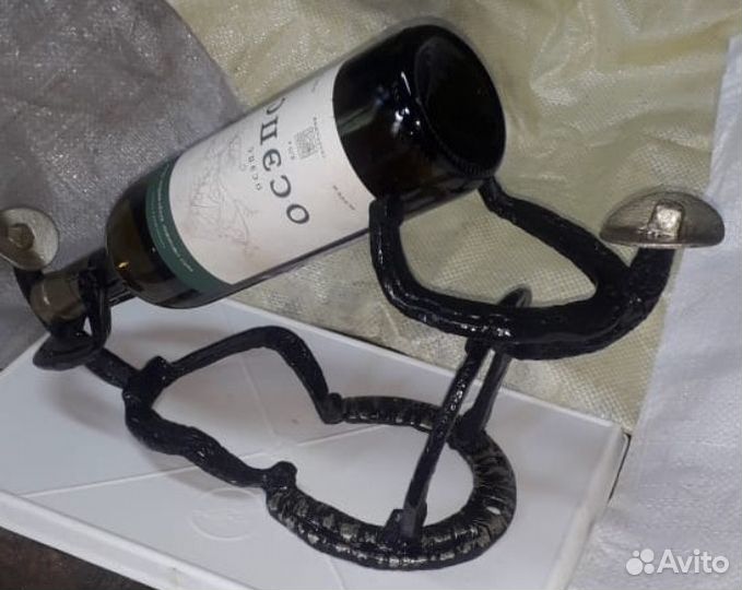 Подставка для бутылки из подков