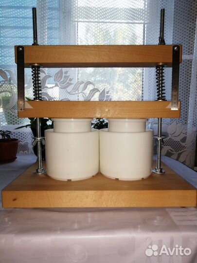 Кухонный пресс для сыра