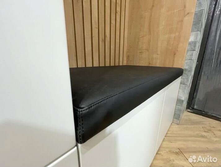 Прихожая со шкафом