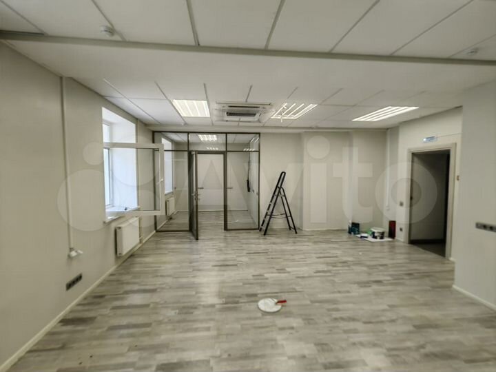 Офисный блок смешанной планировки, 1-й этаж,128 м²