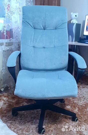 Компьютерное кресло руководителя