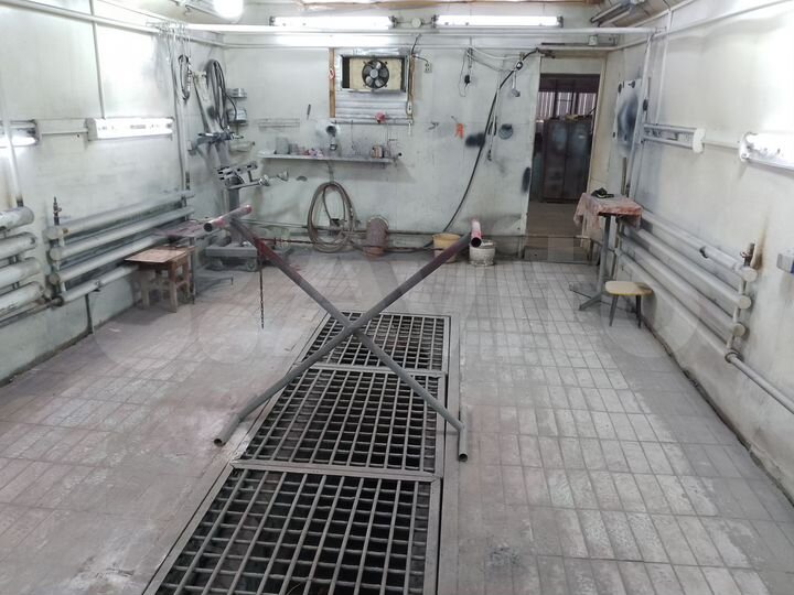 Гараж, > 30 м²