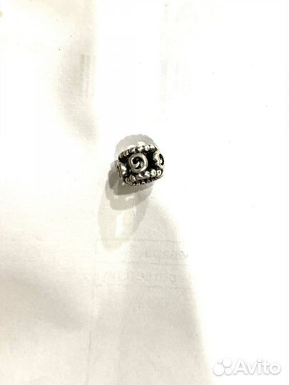 Серебряный браслет pandora шармы