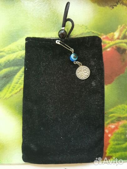 Черный тканевый чехол для телефона